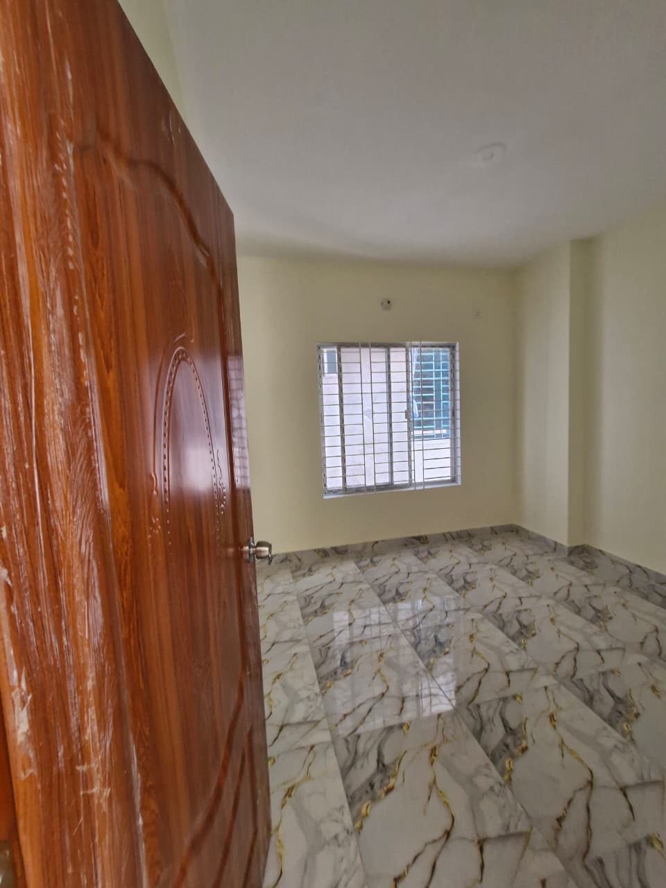 1,000 Sq. Ft. 3-Bedroom 4th floor Apartment for Rent in Shukrabad, Dhanmondi