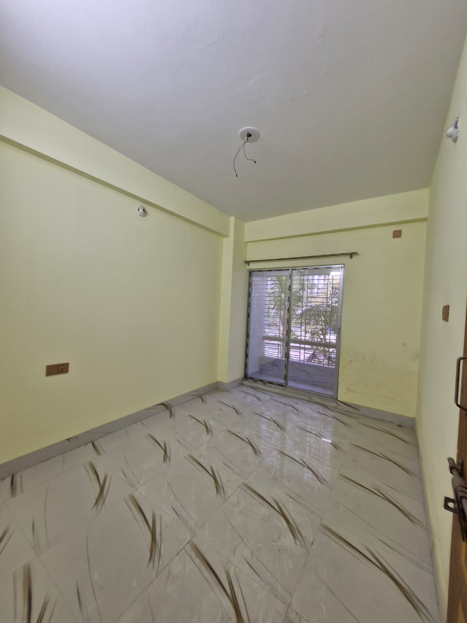 4 Bedroom Apartment for Sale in Matuail, Dhaka – 1250 Sq Ft with Lift